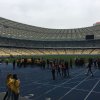 Флеш-моб з масових стрибків зі скакалкою серед дівчат